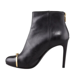 Tory Burch Black Pacey Cap-Toe Ankle Bootie. Sz: 9.5